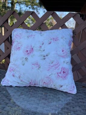 Rachel Ashwell shabby chic 17 x 17 throw pillow pink sorbet